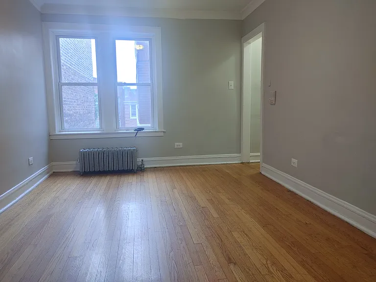 7014 S Clyde Ave #3W — Photo 2