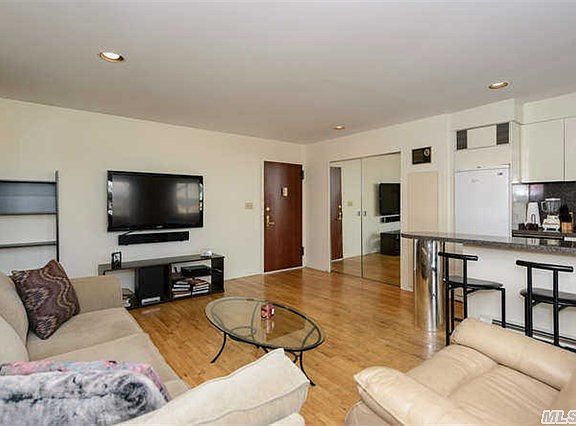 3rd image of 1 Toms Point Ln APT 7B