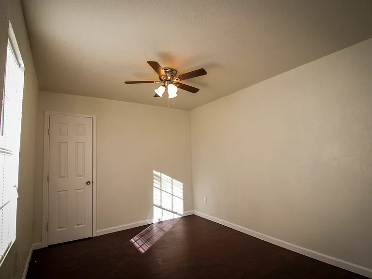924 Saint James St #1 — Photo 10