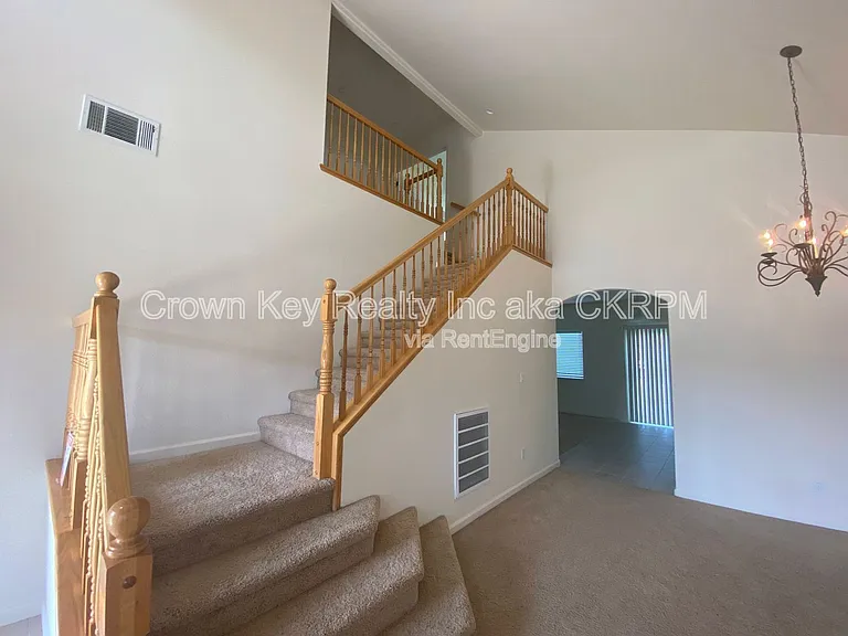 767 Bishop St — Photo 16