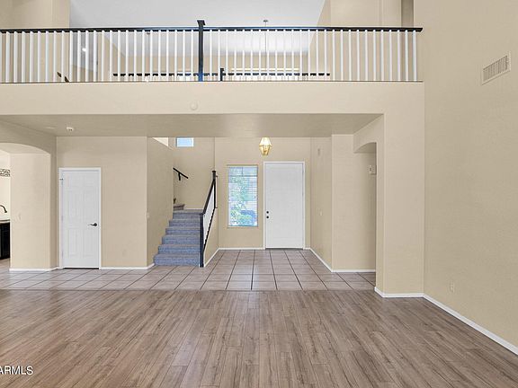 3rd image of 6913 W GREENBRIAR Drive