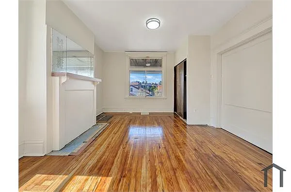 Building Photo - 12 Carrick Ave #1