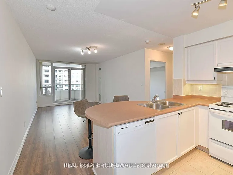 1 Rean Dr #504 — Photo 8