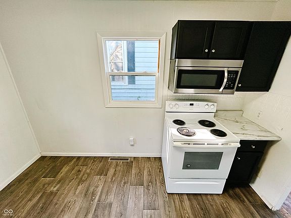 5th image of 1803 Pierce St