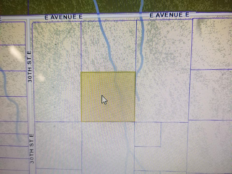 1st image of Vic Avenue E 30 Ste Redman