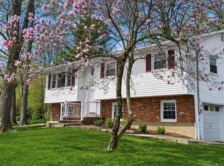 9 Eros Drive, Airmont, NY 10952