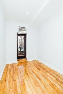 Rented by Nooklyn NYC LLC | media 22