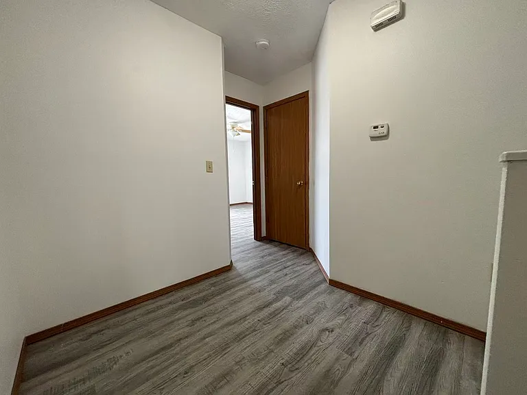 640 S Kansas Ave — Photo 14
