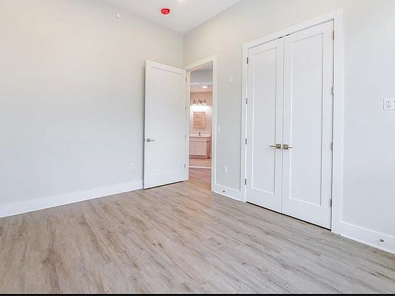 4th image of 667 Grand St #301