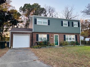 4 Pilgrim Ct, Hampton, VA 23666