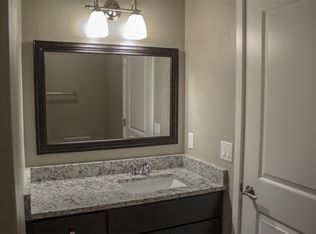 2345 Sunny Ln APT N, Suamico, WI 54313