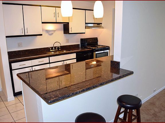 3rd image of 515 Winston Dr APT 8