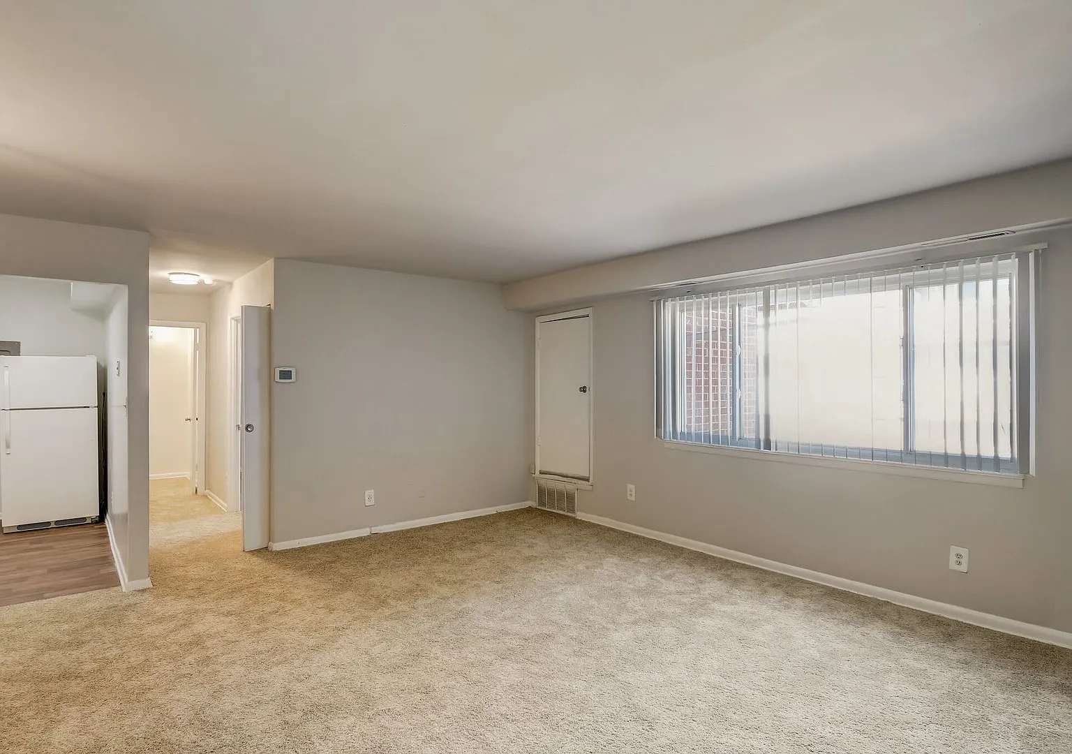 Hillsdale Manor Apartments — Photo 2
