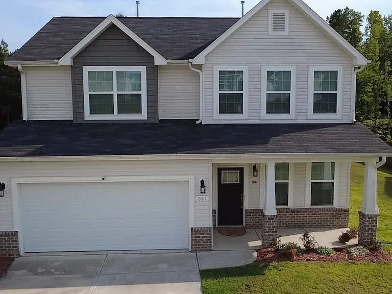 661 Mahogany Dr — Photo 2