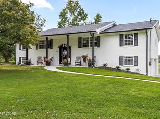 9422 Johnson Rd, Strawberry Plains, TN 37871