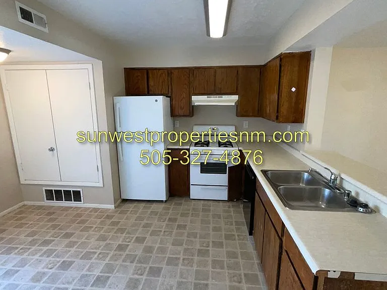 3706 N Carlton Ave — Photo 8