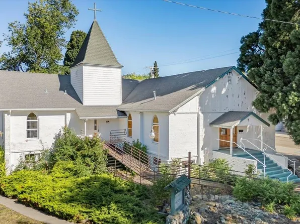 312 W Alma St, Mount Shasta, CA 96067
