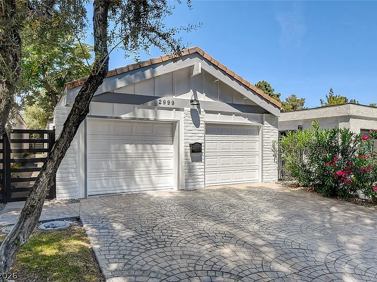 2999 Bel Air Dr — Photo 3