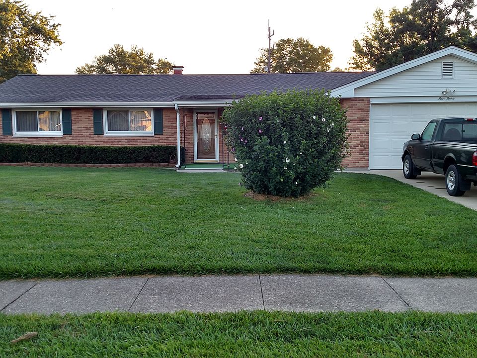 1st image of 412 Hemlock Dr