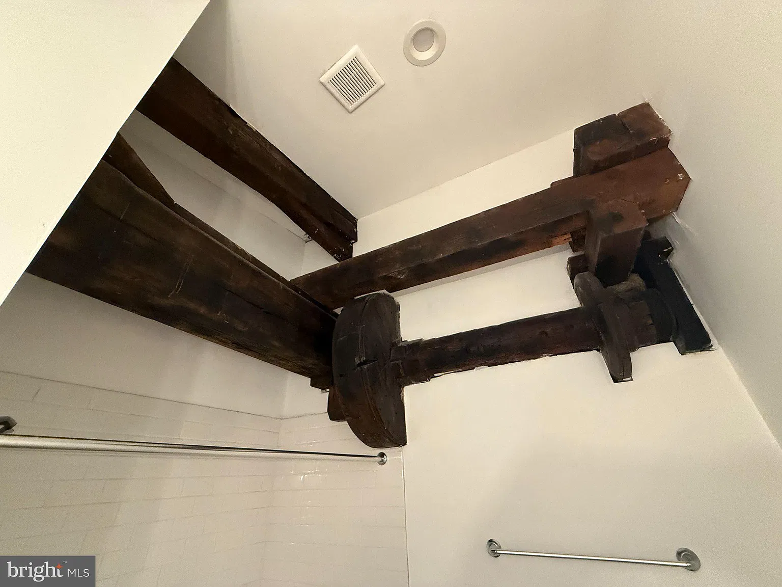 2 bed, 1.0 bath, 850 sqft, $1,575 — Photo 3