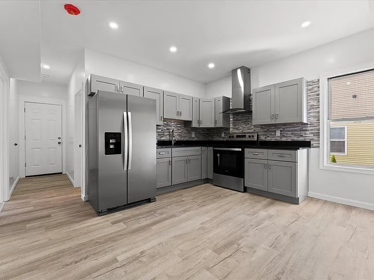 31 Haynes St #2 — Photo 9