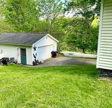 5th image of 589 S Apalachin Rd
