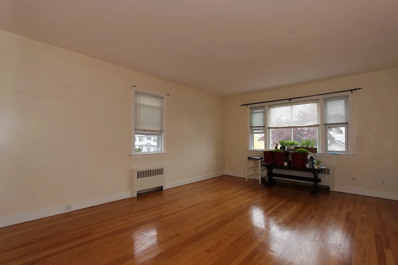 2 bed, 1200 sqft, $2,000 — Photo 4