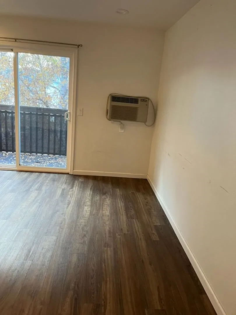 2 Bed/ 1 Bath Upstairs unit on Santa Ysabel — Photo 2