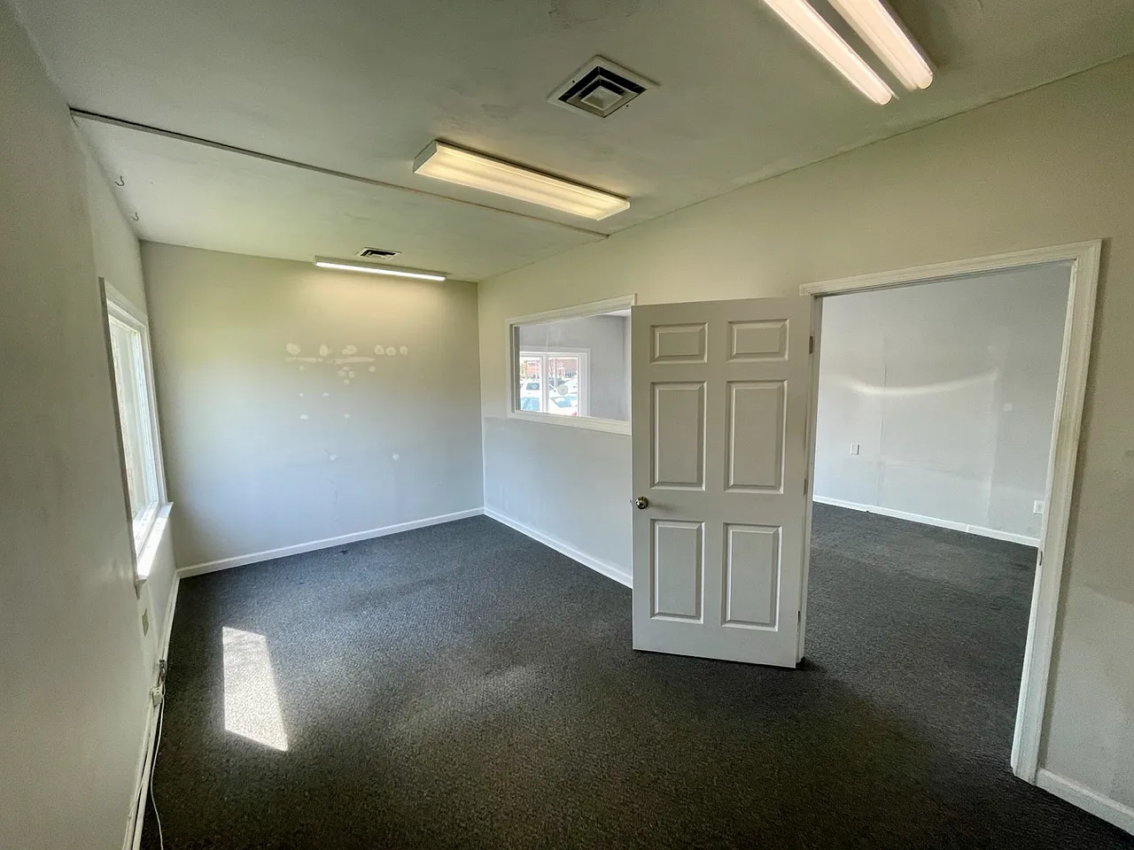 Com-3864 Holland Road - 1 — Photo 2