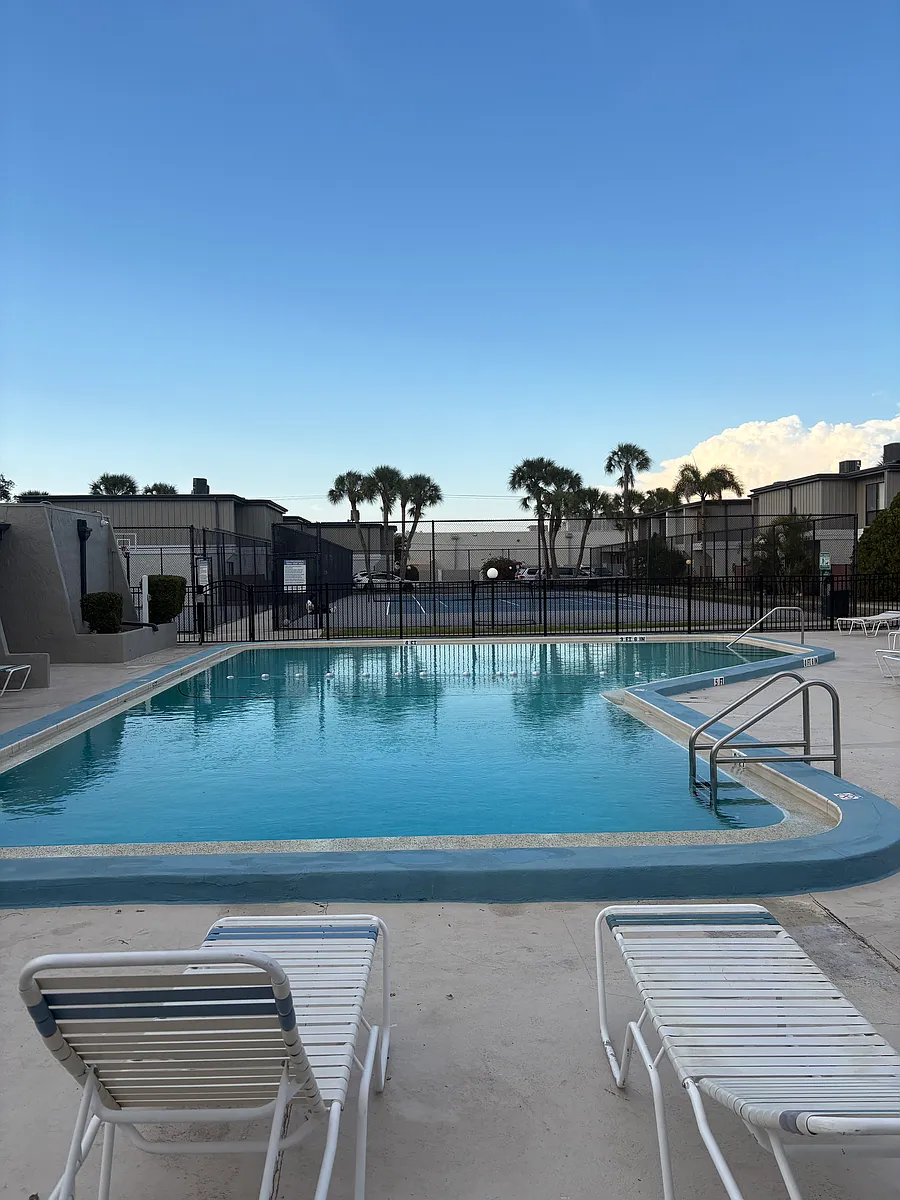 Building Photo - 4001 Beneva Rd #207