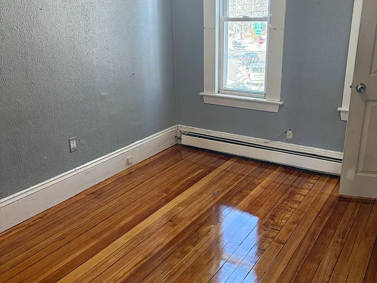 56 Eaton St #2 — Photo 7