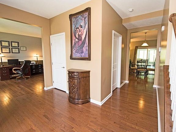 3rd image of 537 Cortland Dr