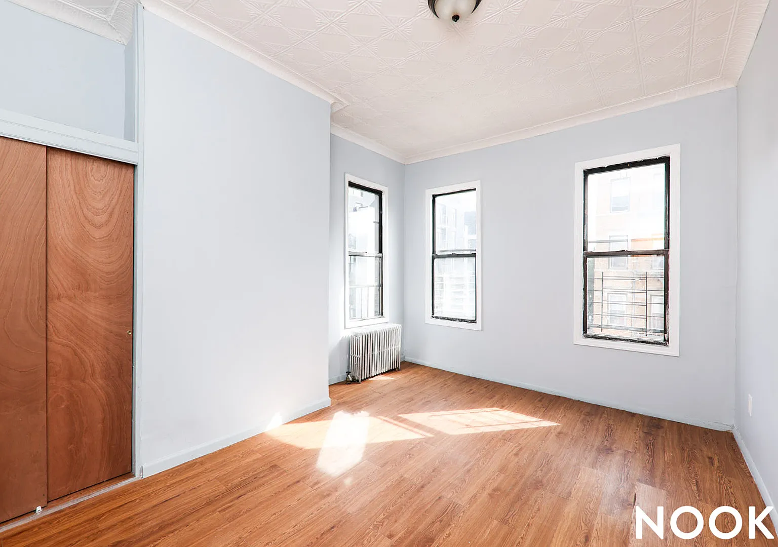 291 Evergreen Avenue — Photo 1