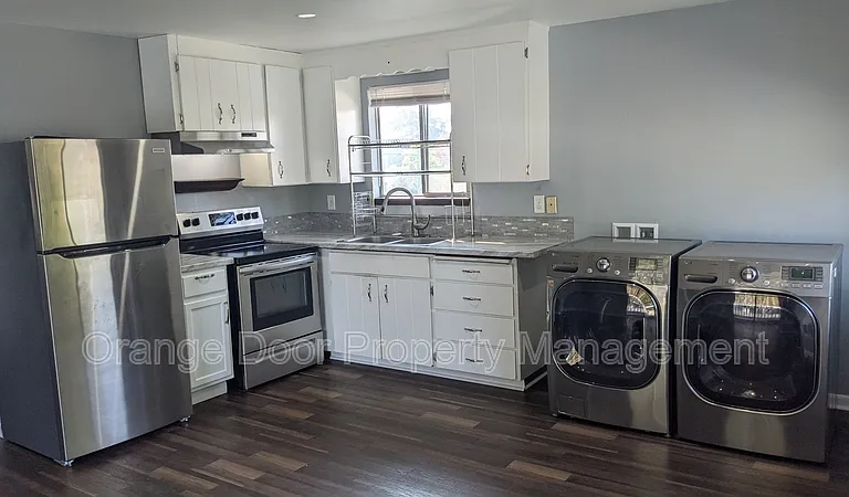 1613 Wheeler St S — Photo 2