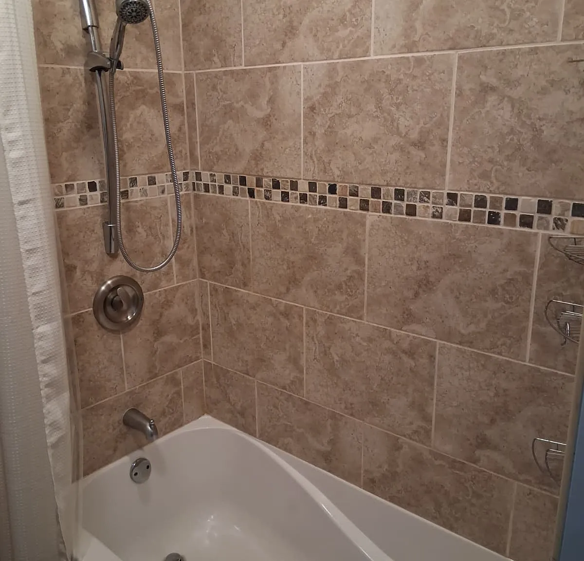 3 bed, 3000 sqft, $700 — Photo 3