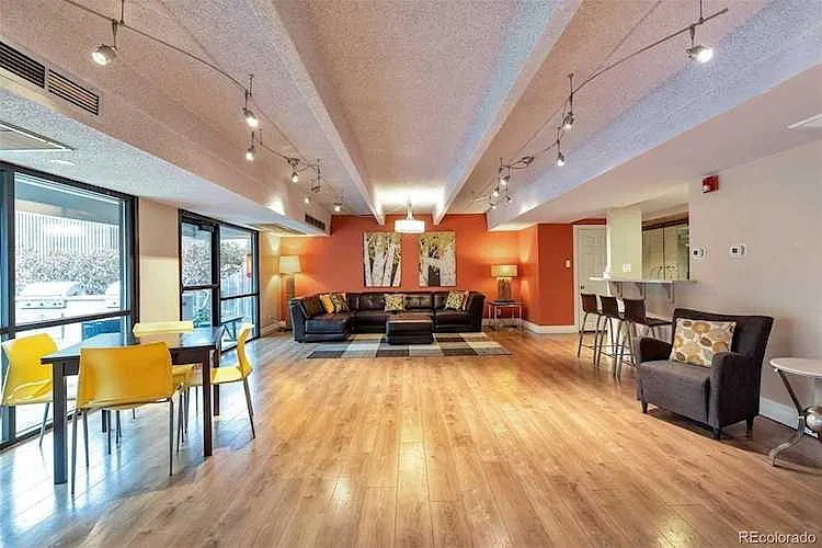 1433 N Williams St #303 — Photo 15