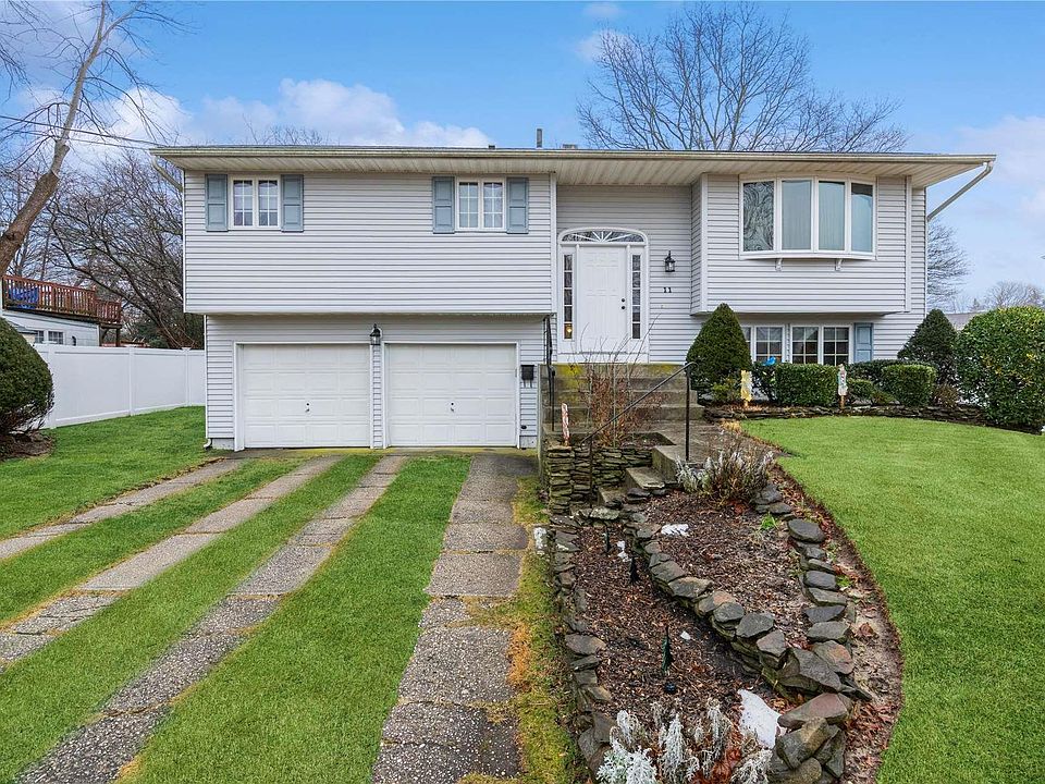 1st image of 11 Roslyn Court