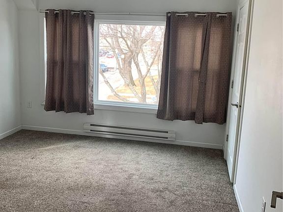 5th image of 806 McLean Ave #1/2