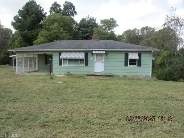 5150 Pine Hall Rd, Walnut Cove, NC 27052