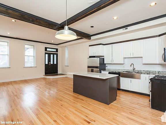 4th image of 1033 N Hermitage Ave #1814