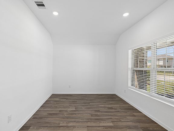 4th image of 9918 Lockridge Manor Dr