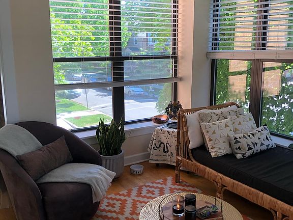 5th image of 3056 W Sunnyside Ave #2
