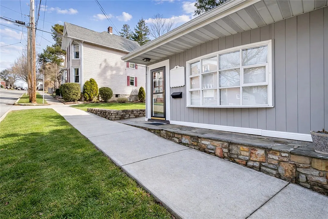 Studio, 741 sqft, $1,100 — Photo 4