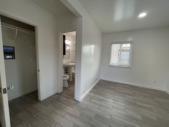 4th image of 941 Thomas Ave