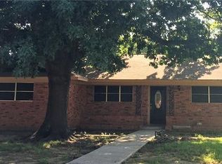 507 Meadow Dr, Gainesville, TX 76240