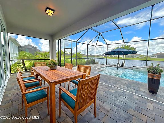 4th image of 2979 Pangea Cir