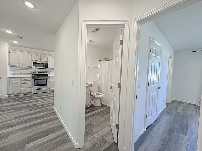 11 Holly Dr #B — Photo 18