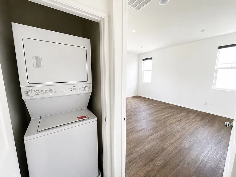 12170 Chorus Dr — Photo 17