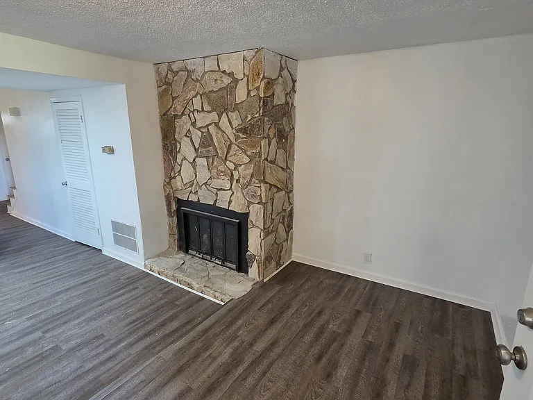 3757 Heathrow Dr — Photo 50