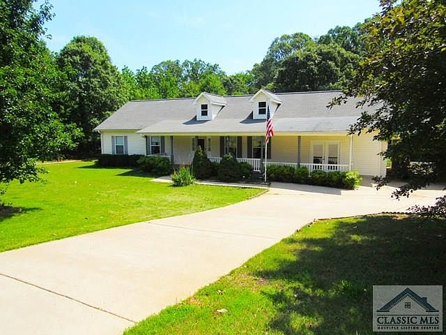 1st image of 424 Stillwood Dr